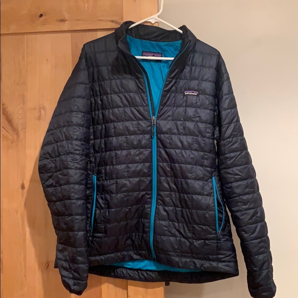 Patagonia men’s down jacket sz large EUC